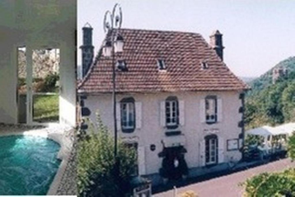 Auberge Hotel De Tournemire - Cantal Exterior foto