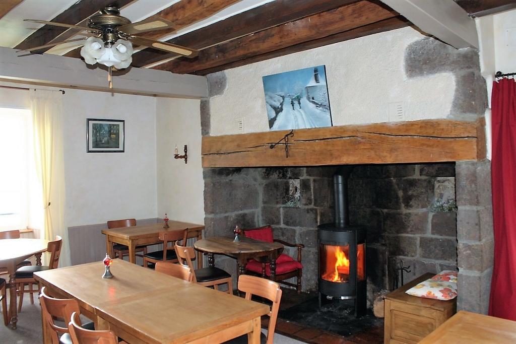 Auberge Hotel De Tournemire - Cantal Exterior foto